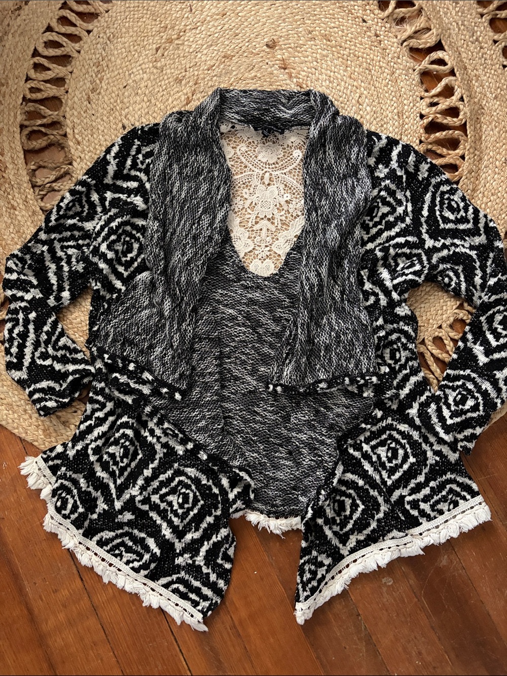 My Michelle Black & White Geometric Open-Front Fringe Cardigan
